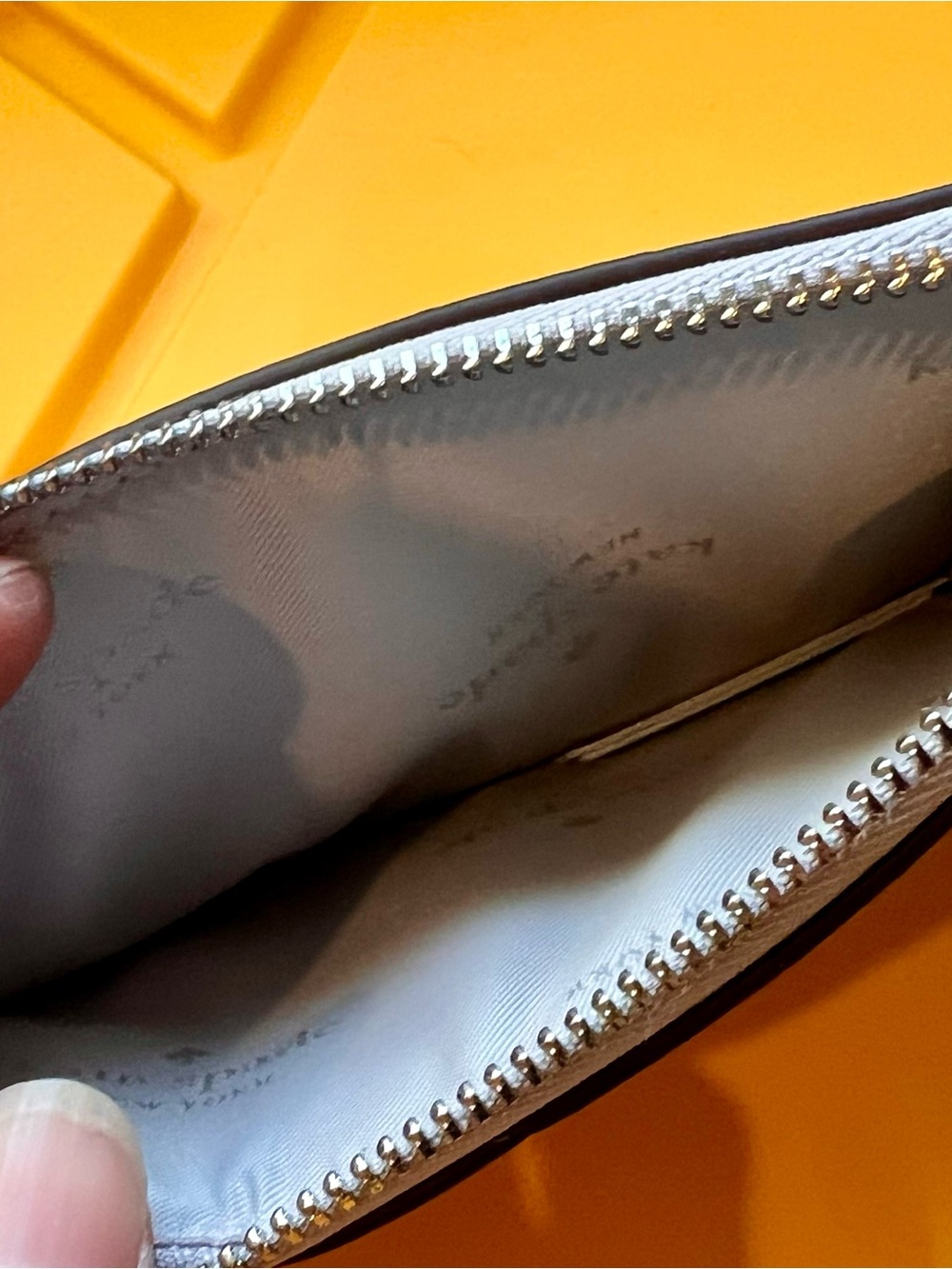 Kate Spade *NWT* Lucy Croc Embossed Small L-Zip Card Holder Wristlet Silver - Picture 4 of 9